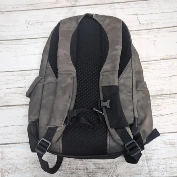 Lululemon Cruiser Backpack Woodland Camo Multi Green - Picture 10 of 10